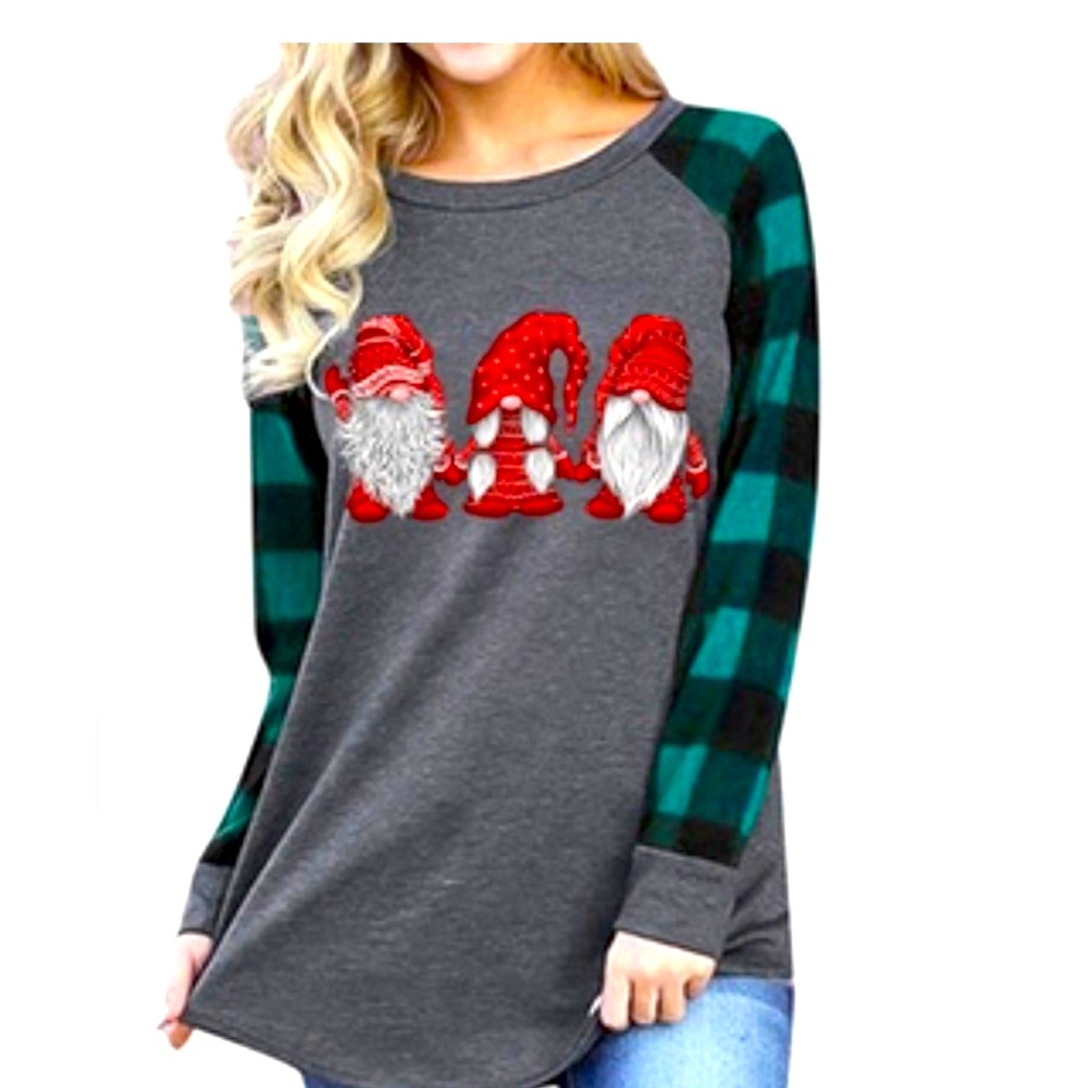 Graphic long sleeved gray tee with gnomes, medium